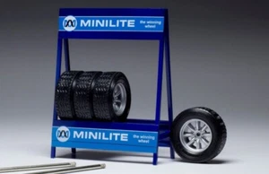 Modellino auto Ixo SET 4 GOMME WHEELS MINI LITE SILVER scala 1:18 modellismo car - Foto 1 di 1