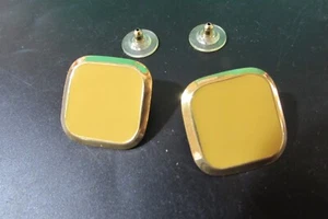 Vintage almost 1" square metal yellow enameled post pierced earrings - Picture 1 of 4