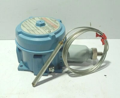 United Electric 84665 QF120 6BS Temperature Switch Range 0-250F Proof 300F  - Image 1 of 4