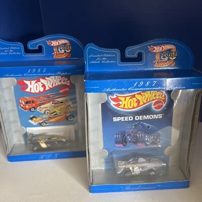 Lote de 2 autos Hot Wheels 1997 30 aniversario, XT-3 y Sharkcruiser 1985 y 1987 1/64 Foto 1 de 4