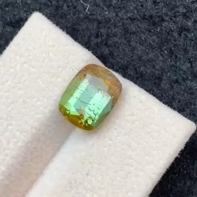 4.75 ct good quality natural bi color tourmaline loose gemstone from Afghanistan - Image 1 of 4