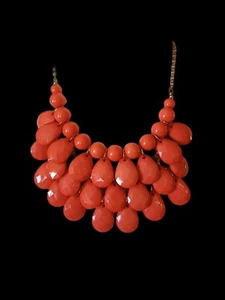 VTG Coral Tear Drop Multi-Layered Bib Statement Piece Gold Chain, Clasp Necklace - Bild 1 von 3
