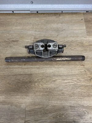 Antique REED MFG CO. Model 2A PIPE THREADER DIE HEAD w/ 1/2” Die Jaws & 1-Handle - Image 1 of 4