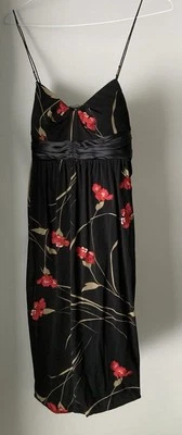 Nuevo con etiquetas Vestido Vivienne Tam Negro Con Diseño Floral Talla 2 Foto 1 de 4