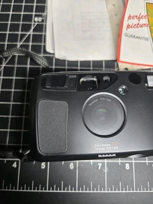 Yashica T4 Super D Point & Shoot 35mm Film Camera T4SD vintage  - Image 1 of 4