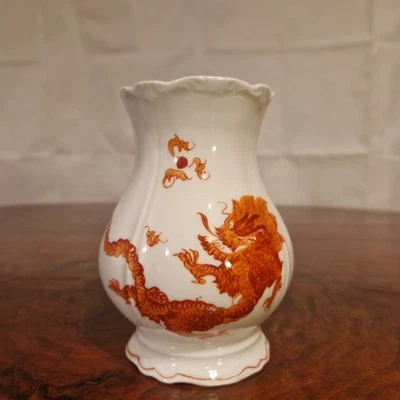 Handgemalte Vase Roter Drache Relief H 12,7cm Porzellan - Bild 1 von 4