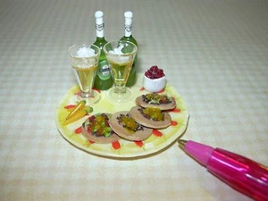 Bandeja Tostada Miniatura con Cerveza Pilsners/Salsa/Pimientos CASA DE MUÑECAS Miniaturas 1:12 - Imagen 1 de 1