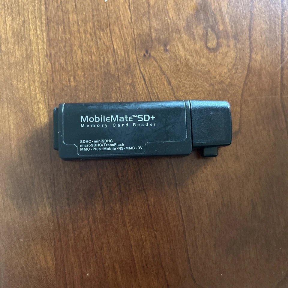 SanDisk MobileMate SD Plus Memory Card Reader - Image 1 of 4