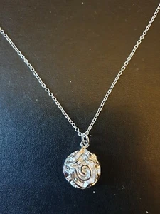 925 STERLING SILVER FILLED 18" NECKLACE AND FLOWER PENDANT & FREE GIFTBOX. - Picture 1 of 12