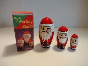 3er Set 3 Zoll verschachtelte Weihnachtsmänner mit Originalkarton Vintage  - Bild 1 von 7