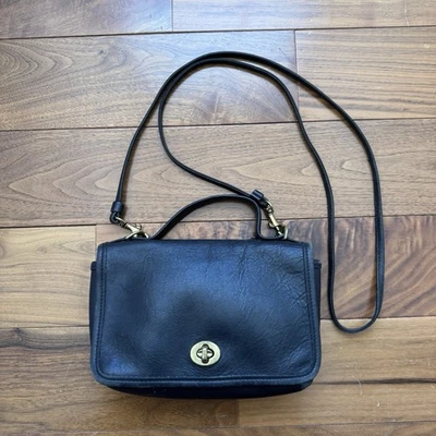 Bolsa satchel vintage COACH cassino 9924 feita nos EUA pequena com trava tiracolo preta - Imagem 1 de 4