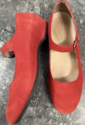 DANSKO 女式 Linette 红色磨砂隐藏跟楔形 Mary Jane 尺寸 42/11 — 第 1/4 张图片
