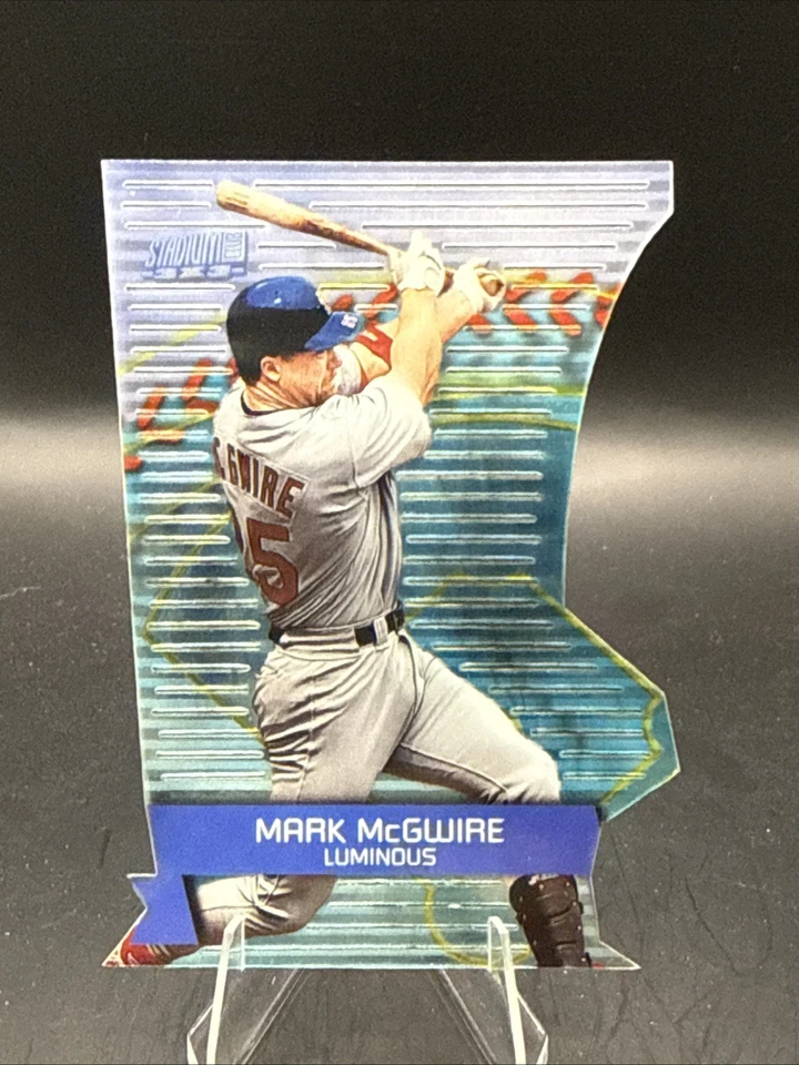 2000 Topps Stadium Club 3x3 Luminescent Mark McGwire #3A Nice card 🔥🔥🔥 - Image 1 of 4
