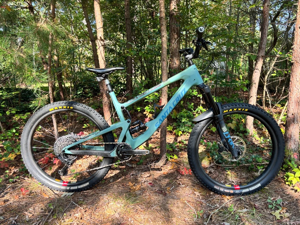 2019 Santa Cruz Bronson Carbon C S | XL | RockShox Super Deluxe/Lyrik Suspension - Image 1 of 4