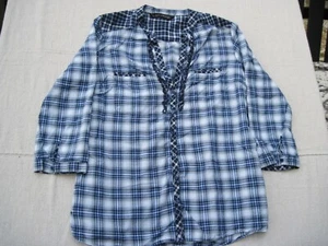 ZARA Women leichtes blau kariertes Damenhemd mit V-Ausschnitt und Knopfleiste Größe M - Bild 1 von 8