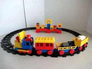 LEGO 2701 Duplo PreSchool Express Train Station Set & Tracks 1988 - Picture 1 of 7