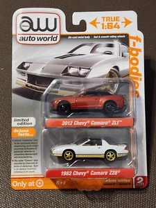 1982 Camaro Z28 & 2012 Camaro ZL1 convertible Diecast 1:64 Scale Auto World - Bild 1 von 4