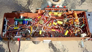 ZENITH TRANS-OCEANIC CHASSIS SERVICE FÜR MODELLE 500 & 600 MINIATUR RÖHRENRADIOS - Bild 1 von 8