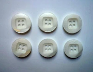 6 Buttons 15 MM Wool White, Four Hole - Picture 1 of 1