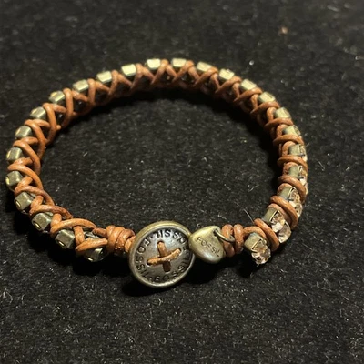 "Pulsera de cuero con botones logotipo fósil cuentas de diamantes de imitación 6""" Foto 1 de 4