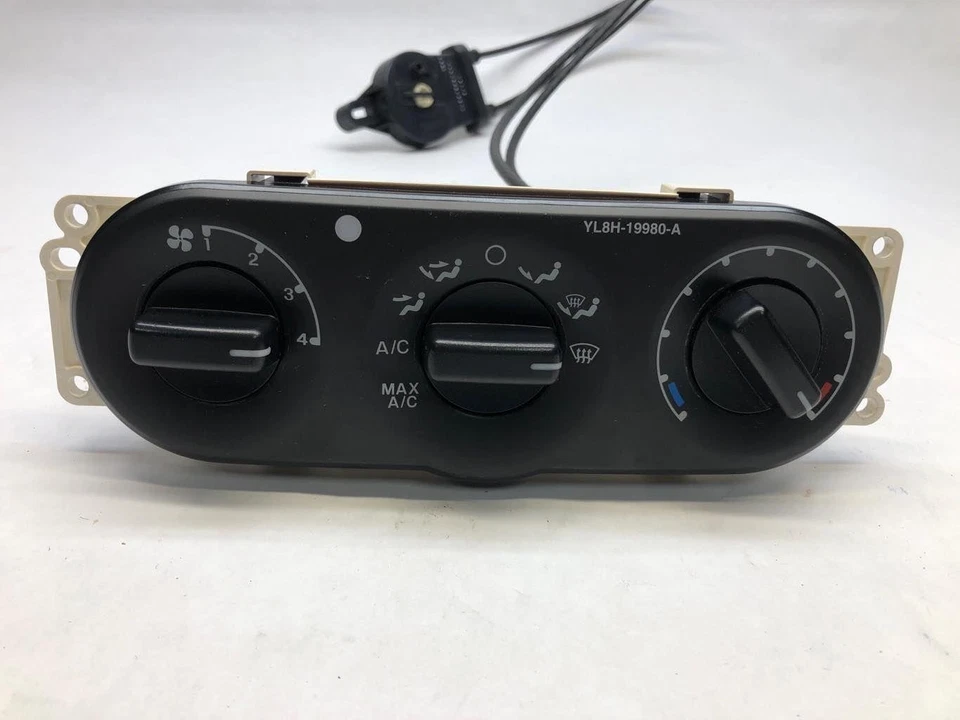 Ford Escape 2001-2002 calefacción aire acondicionado unidad de control de clima OEM YL8H-19980-A Foto 1 de 4