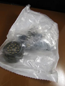 ITT Cannon - 26482 Connector - KPT06F20-16P - Picture 1 of 2