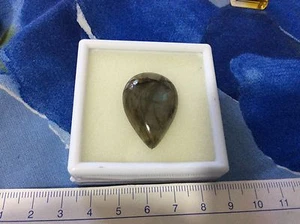 FABELHAFTER LABRADORIT CABOCHON 30,25 CT. - Bild 1 von 1