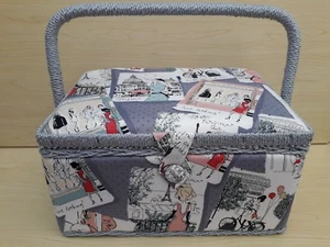 Brandneu mit Etikett - Hobby Geschenk - Mode Inspiration - mittelgroßer Nähkasten mit Stoffbezug - Bild 1 von 3