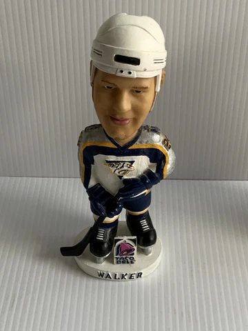 Nashville Predators NHL SCOTT WALKER #24 2001 8" Hockey Player Bobblehead Cover