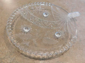 3 Toed Handled Fan Dish w/Beaded Edge Daisy Pattern Crystal Calling Card Plate - Picture 1 of 5