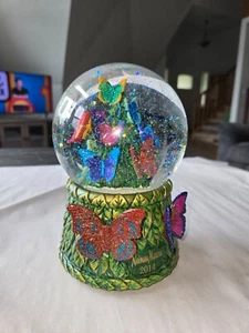 Neiman Marcus Mariposa Verde En Verde Brillo Globo de Nieve Caja de Música - 2014 - Imagen 1 de 6
