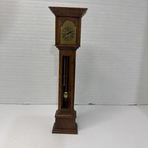Puppenhaus Miniatur Vintage Standuhr bewegliche Zeiger Maßstab 1:12 - Bild 1 von 9