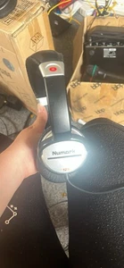 Numark HF125 Professional DJ Headphones - Picture 1 of 2