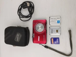 Nikon Coolpix S3100 14MP Red Digital Camera with Charger and 16GB SD Card TESTED - Imagen 1 de 14