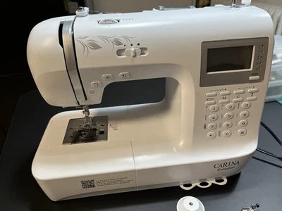 Carina Evolution Computer Nähmaschine nähen Alphabete Anschiebetisch LED Licht - Bild 1 von 4