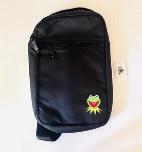 2025 Disney WDI Destination D23 Muppets Kermit the Frog Crossbody Sling Bag - Bild 1 von 11
