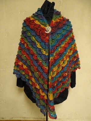 CHALE AU CROCHET FAIT MAIN - Photo 1/4