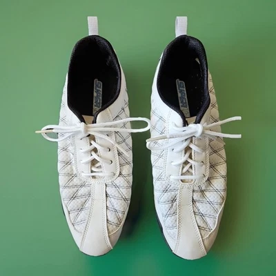 Sapatos de golfe femininos Footjoy tamanho 7,5 branco couro costura preta Summer Series 98951 - Imagem 1 de 4