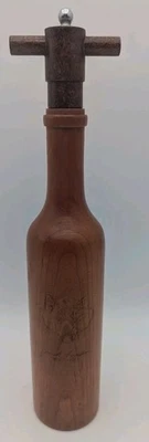 Винная Бутылка Мельница для Перца Jack London Vineyards Wolf 1990-е Дерево Редкая - Изображение 1 из 4