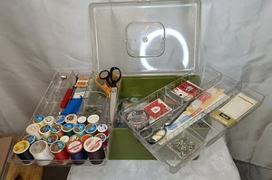 Vintage Wilson Wil-Hold Nähkästchen mit 2 Fächern und gerader & rosafarbener Schere & Begriffe - Bild 1 von 14