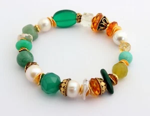 Wunderschöne Feine Edelstein Armband mit vergoldet 925 Silber auf Gummi Bunt - Picture 1 of 4