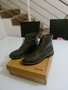 bata stivaletti stringati