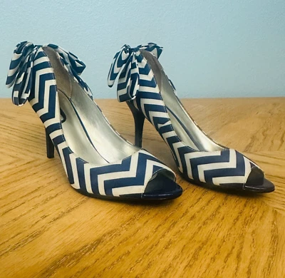 J Renee Open Toe Pumps Bow Tie Blue White Stripes Peep Toe High Heel Size 6.5 M - Image 1 of 4
