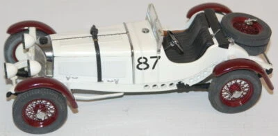 Carro modelo Paul's Model Art Mercedes Benz SSKL #87 1/24 - Imagem 1 de 4