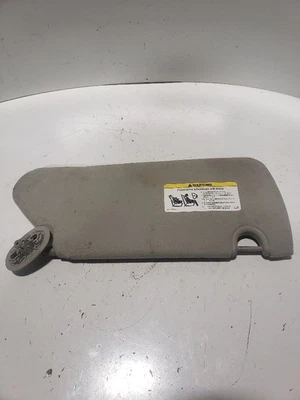 Parasol izquierdo usado se adapta a: Dodge Caravan 2006 sin espejo retrovisor grado izquierdo Foto 1 de 4