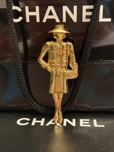 Vtg CHANEL Mademoiselle Coco Brooch Pin Gold Plated Box & Bag Made In France - Picture 1 of 13