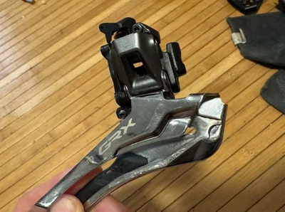 Desviador delantero Shimano Ultegra R8000 11 velocidades - negro Foto 1 de 4