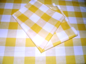 NAPPE CARREAUX JAUNES 155 X305 + 12 SERVIETTES SUPER PROMO*** - Picture 1 of 3