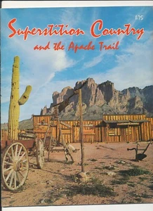 Vintage 1972 Superstition Country The Apache Trail Travel Booklet Lucky Bob's Liquor - Bild 1 von 4
