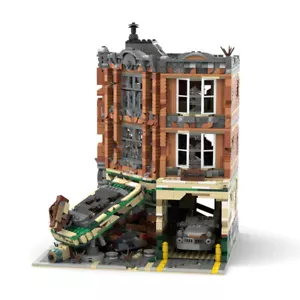 MOC: Modular Apartment with Abandoned Garage and Rusted Cars 3066 Pieces - Picture 1 of 2